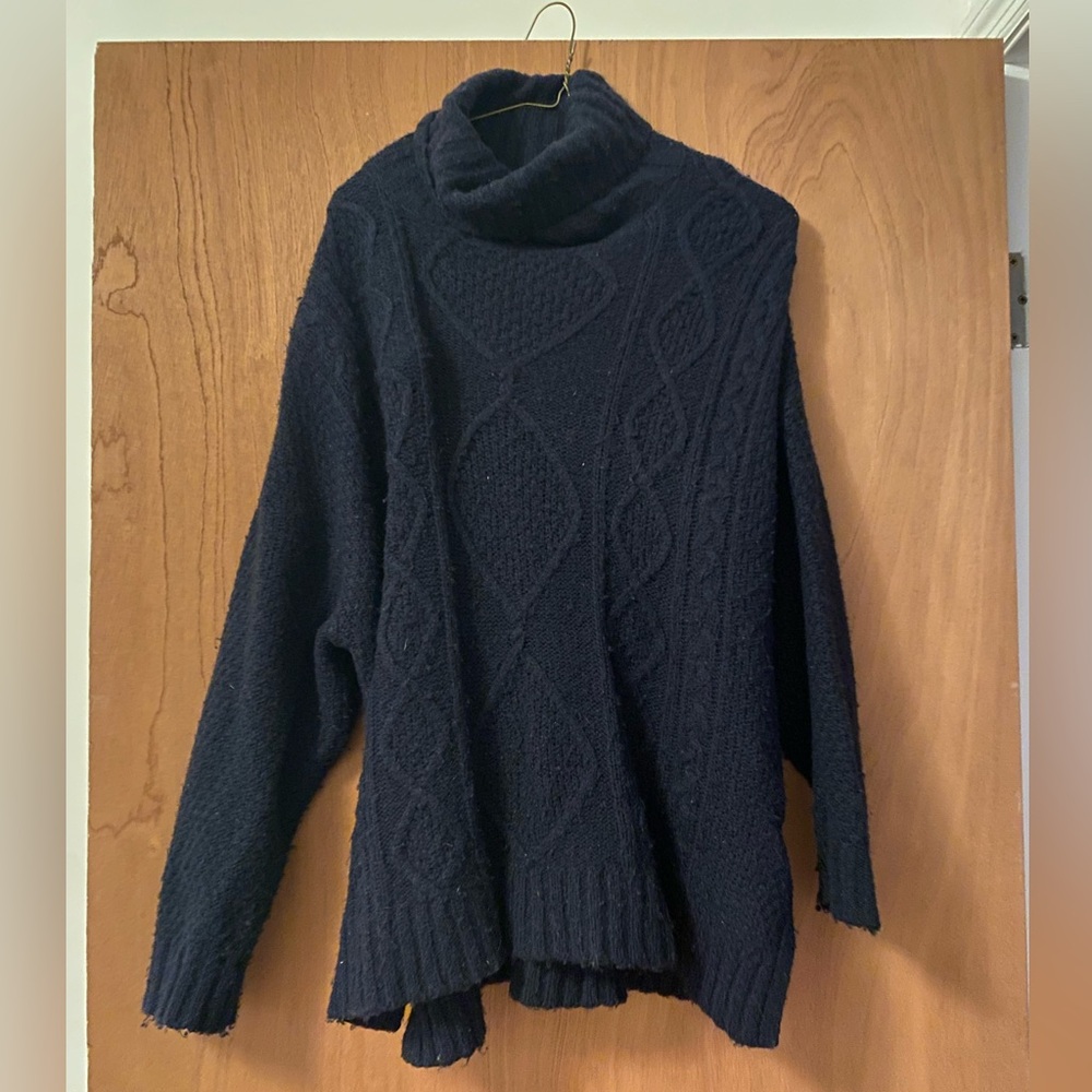 Long turtle neck sweater